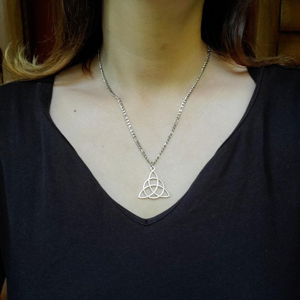 New Handmade Silver Celtic Triangle Necklace